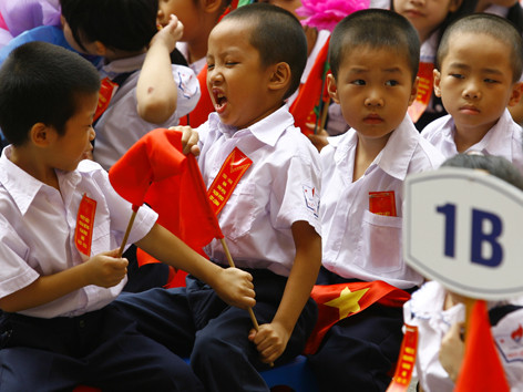 Không được dùng tiền thu đầu năm để chi cho giáo viên