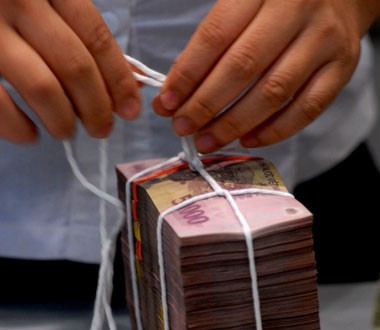 100 phụ nữ chịu ảnh hưởng HIV được hỗ trợ vay vốn