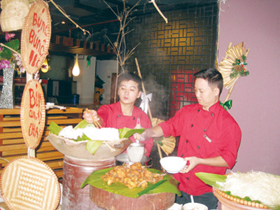 Nhà hàng thời khó, ló mẹo kinh doanh