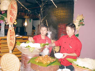 Nhà hàng thời khó, ló mẹo kinh doanh