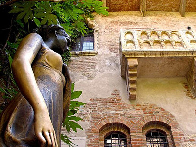 Kiếm tiền nhờ Romeo và Juliette