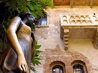 Kiếm tiền nhờ Romeo và Juliette