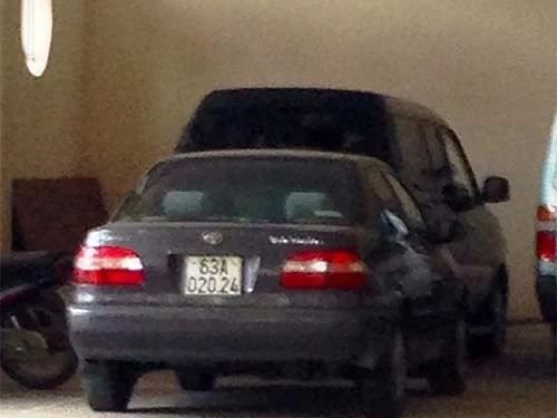 Biến xe công thành xe 'ông chánh thanh tra'