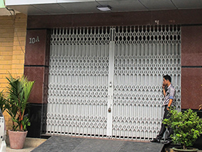 Phó chi cục thuế sang Mỹ, để lại đống nợ