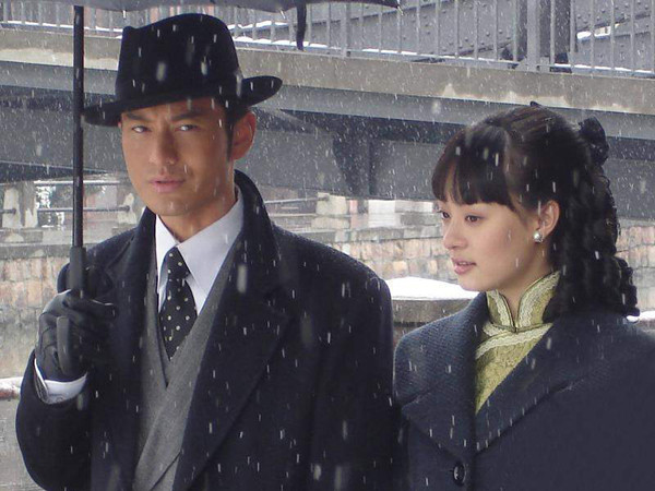 Huỳnh Hiểu Minh và Tôn Lệ trong phim “Tân bến Thượng Hải”