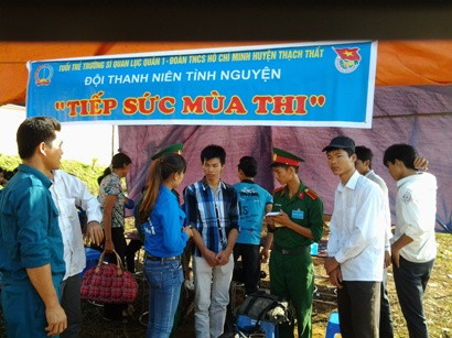 Hoạt động tiếp sức mùa thi tại Trường Sĩ quan Lục quân 1