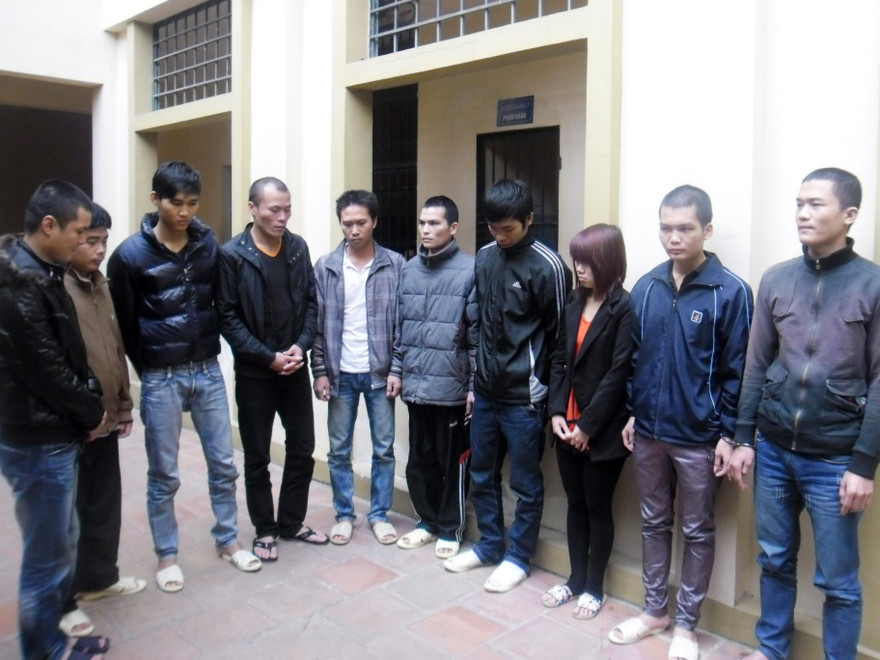 Trộm ô tô lấy tiền đi quán bar, sàn nhảy