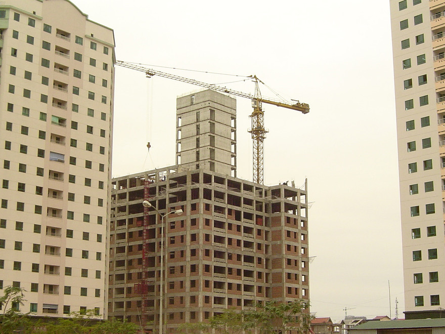 Cứ ôm bất động sản là giàu?