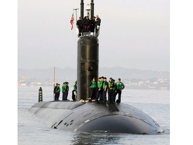 Tàu tuần dương và tàu ngầm hạt nhân của Mỹ đâm nhau