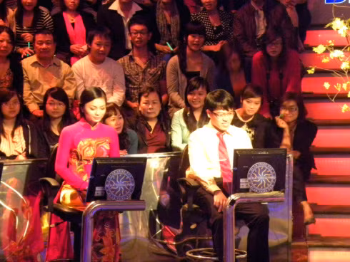 Quang Liêm ở trường quay ghi hình game show: "Ai là triệu phú"