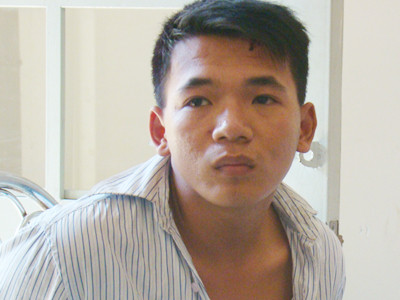 Bắt đối tượng tàng trữ súng quân dụng