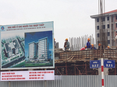 Vì sao nhà thu nhập thấp ở Hà Nội đắt nhất nước?