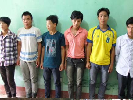 Bị 'xin' ngón tay khi đi chơi với bạn gái