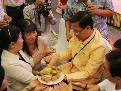 Đại biểu hai nước tại lễ bế mạc Ảnh: M.T