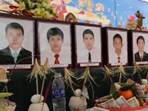 Gia đình các thuyền viên Vinalines Queen vẫn hy vọng