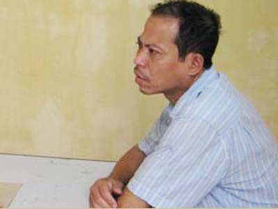 Lừa bắt phụ nữ bán rau về nhà hãm hiếp