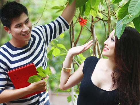 Từ chối Hà Dũng, Như Ý 'cặp kè' cùng trai lạ