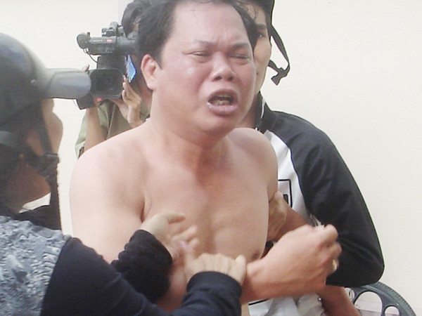 Chuyện cảnh sát giao thông bị gây gổ