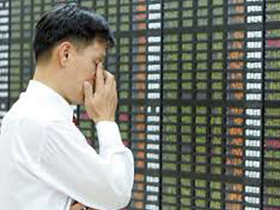 Cả tin, đại gia chứng khoán suýt trắng tay