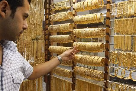 Giá vàng thế giới giảm dưới mốc 1.300 USD