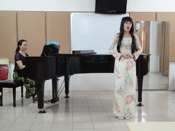 Thí sinh dự thi vào Nhạc viện TPHCM thể hiện năng khiếu