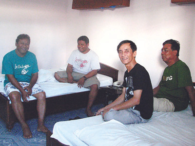 Phút hãi hùng trong tay cướp biển