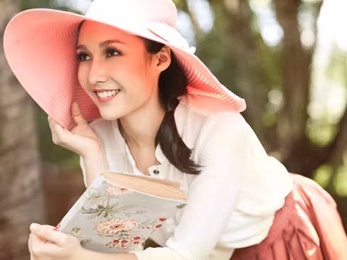 Anna Trương: Vì nàng đẹp hơn cả hoa hồng