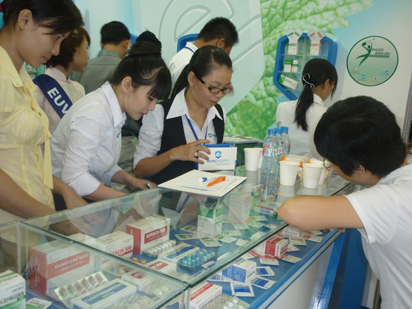 Dẹp loạn giá thuốc trong bệnh viện cần đấu thầu tập trung Ảnh: L.N