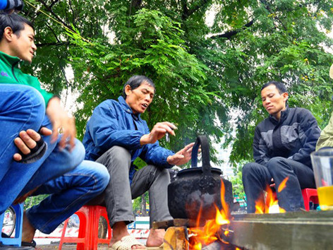 'Chợ người' gồng mình trong đợt rét nhất từ đầu đông
