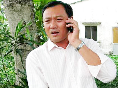 Phó công an bị tố 'tòm tem' vợ nông dân trần tình