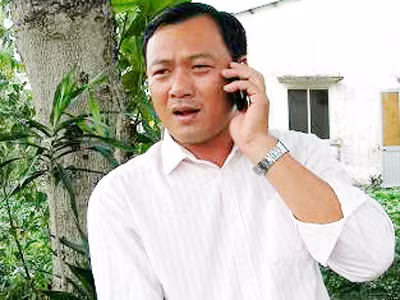 Phó công an bị tố 'tòm tem' vợ nông dân trần tình