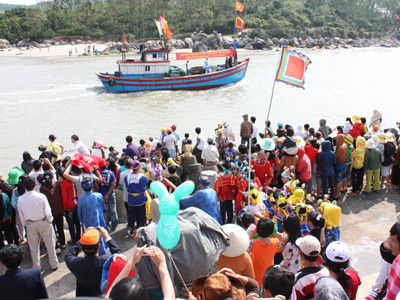 Ra quân nghề cá mừng bội thu