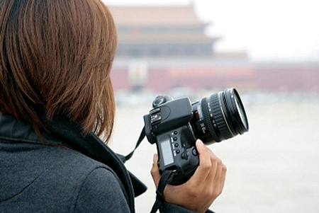 Bi hài chuyện nữ phóng viên trẻ tác nghiệp