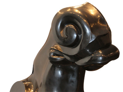 Cái đầu tiên cần vượt qua là sự coi thường mỹ thuật