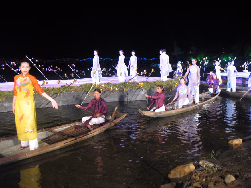 Hơn 120 ngàn lượt khách đến Huế trong dịp Festival Huế 2010