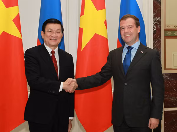 Chủ tịch nước Trương Tấn Sang hội kiến với Thủ tướng Nga Dmitry Medvedev Ảnh: TTXVN