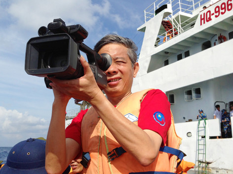 Chơi Facebook ở Trường Sa