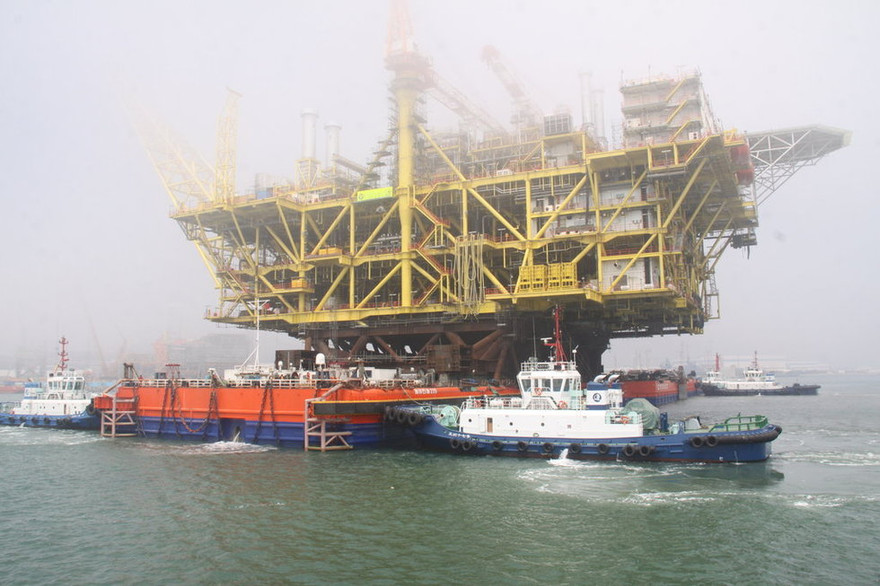 TQ kéo dàn khoan khủng ra Biển Đông