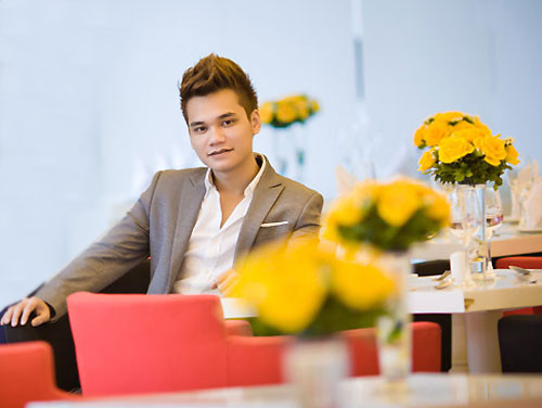 Khắc Việt tổ chức kỷ niệm 'Lần đầu'