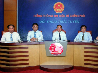 Các khách mời tham gia buổi tọa đàm chiều nay, 15-10