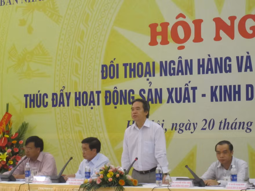 Thống đốc NHNN: ‘Lãi vay 15%/năm ổn định ít nhất 1 năm’