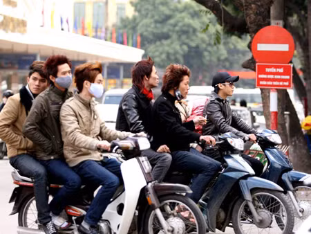Phạm luật giao thông không được xét thi đua