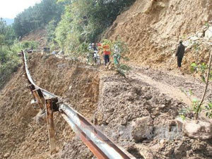 Khu du lịch Mẫu Sơn bị cô lập