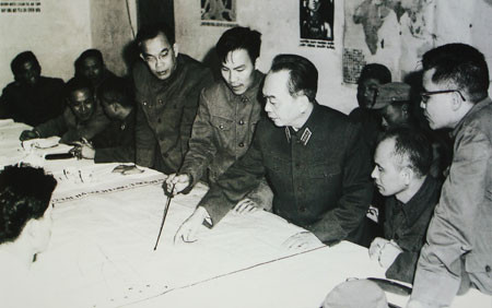 Bộ trưởng Phùng Quang Thanh thăm, chúc mừng Đại tướng Võ Nguyên Giáp