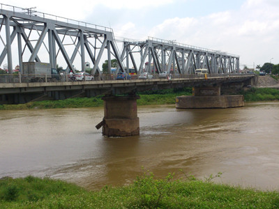 Chồng nhẫn tâm ném vợ xuống sông Đuống mất tích