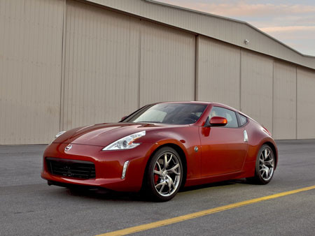 Nissan công bố giá 370Z đời 2013