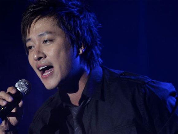 Tuấn Hưng: Trở lại và ghép cùng một góc dưa hấu