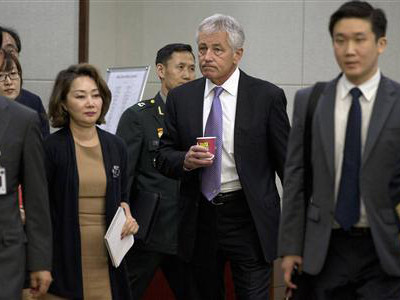 Bộ trưởng Quốc phòng Mỹ Chuck Hagel (thứ 2 từ phải sang) có mặt tại Hàn Quốc hôm 2/10