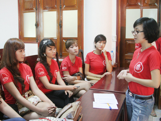 Top 20 thí sinh Imiss họp nhóm, “buôn” ý tưởng