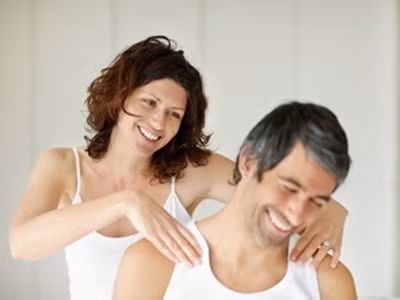 Làm nóng ‘chuyện yêu’ với tiệc massage nóng bỏng